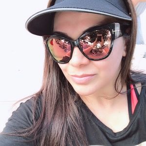 Meet your Posher, Christiane